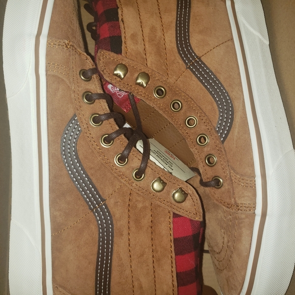 vans - Picture 2 of 2